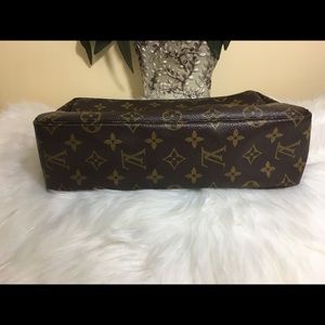 Additional pics Trousse 26 : Authentic LV